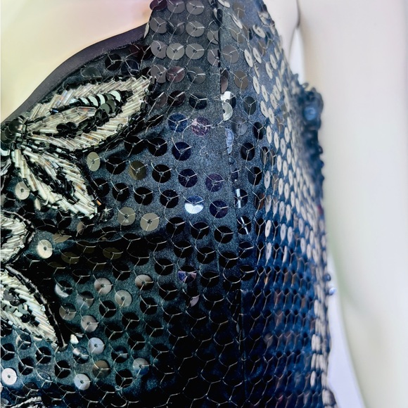 Vintage 80s black evening dress with silver beaded floral appliqué and Ruffles - Picture 11 of 12